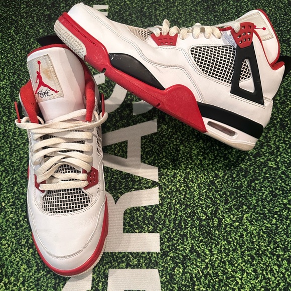 Size 13 - Jordan 4 Retro Fire Red 2012 - Picture 3 of 8